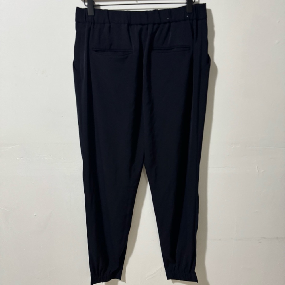 Uniqlo High Rise Pleated Jogger Pants - Navy Blue - Picture 4 of 5